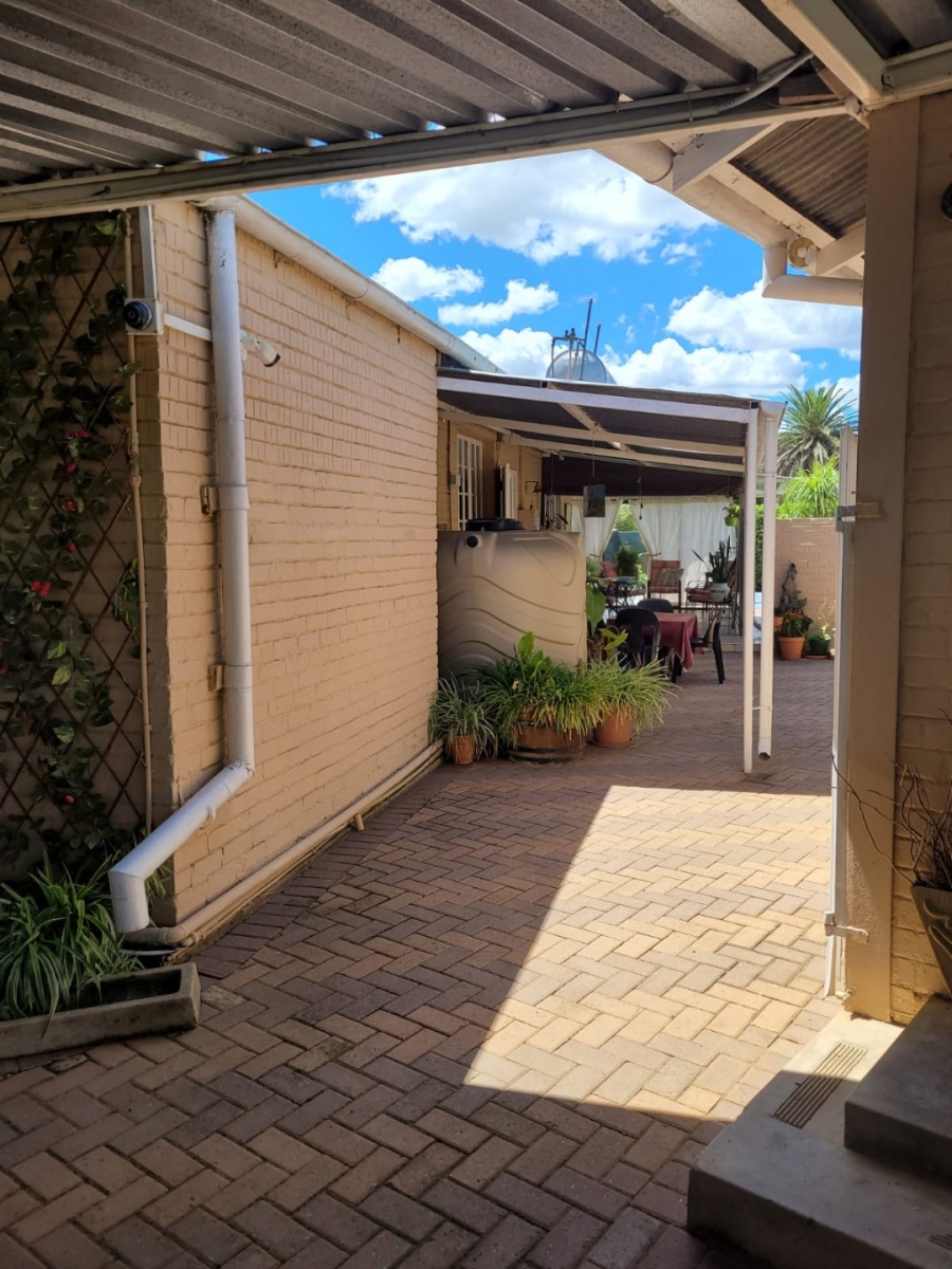 3 Bedroom Property for Sale in Odendaalsrus Free State